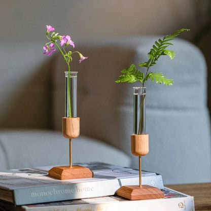 Moderner Reagenzglas-Blumenvasen