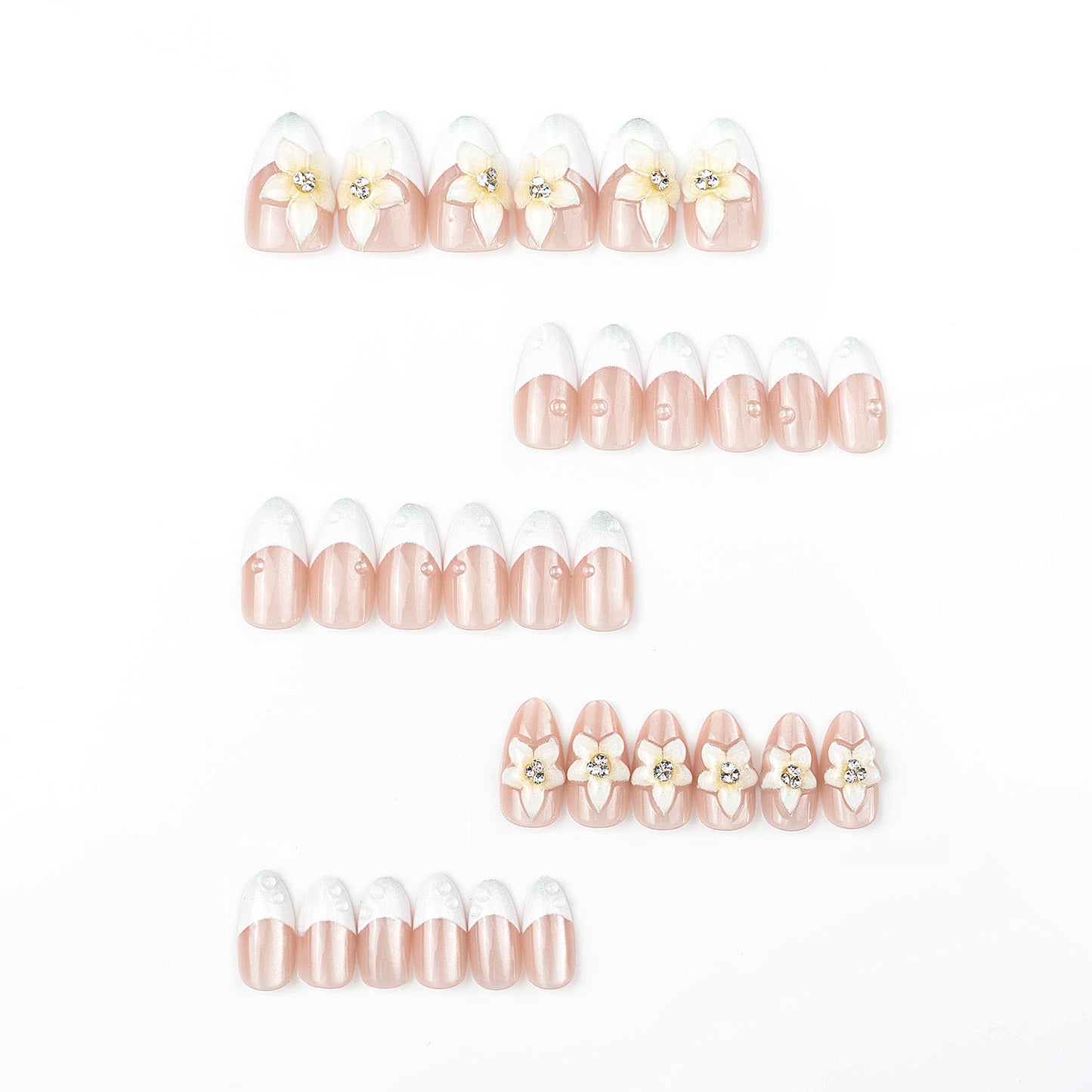 Premium dekorative Press-On-Nagelset mit floralen Akzenten Brehn