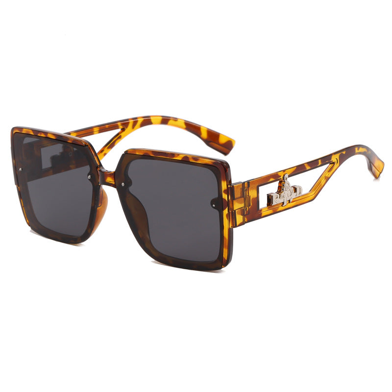 Damen quadratische Designer-Sonnenbrille mit eleganten Verzierungen Brehn