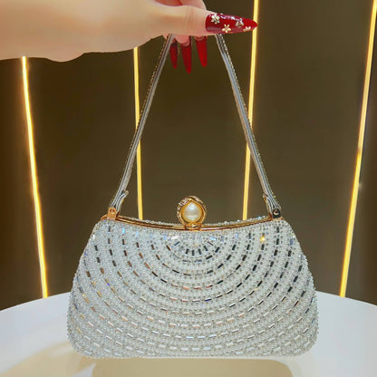 Dekorative mit Kristallen besetzte abendliche Handtasche