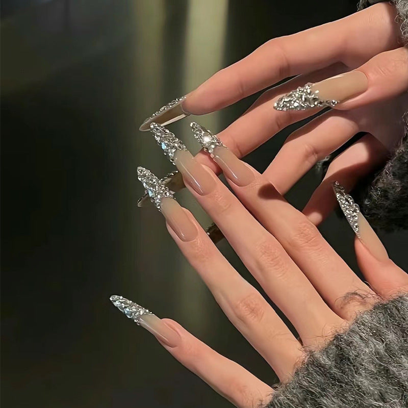 Glänzendes Nagelset Brehn