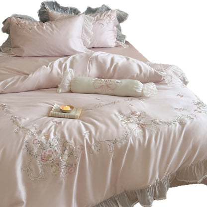 Luxuriöse floral gestickte Satin-Mischung Bettbezug Ensemble mit Rüschensheer Rock