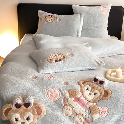 Kuschelige Bettgarnitur mit applizierten Plüsch-Teddys und Sherpa-Oberfläche