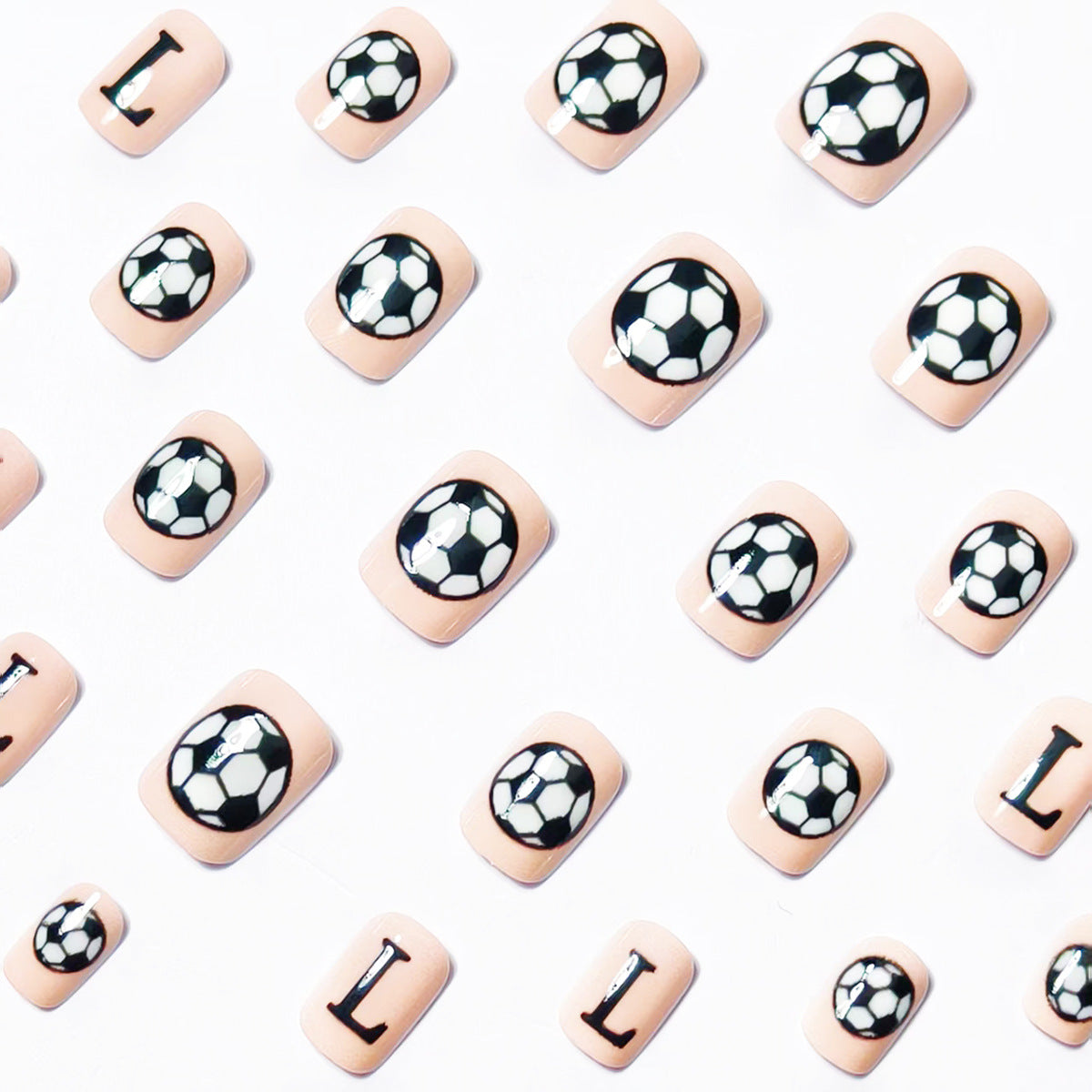 Kreative Nagelkunst mit Fußball-Motiv Brehn