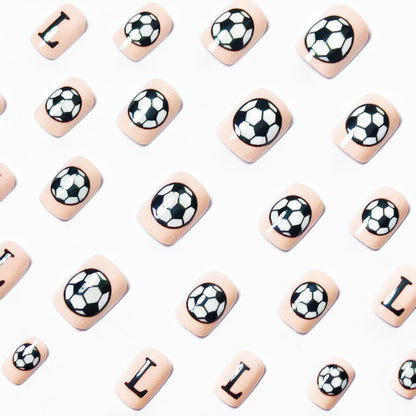 Kreative Nagelkunst mit Fußball-Motiv Brehn
