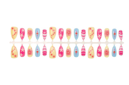 Kunstnagelset mit kreativen Blumen- und Sternenmotiven Brehn