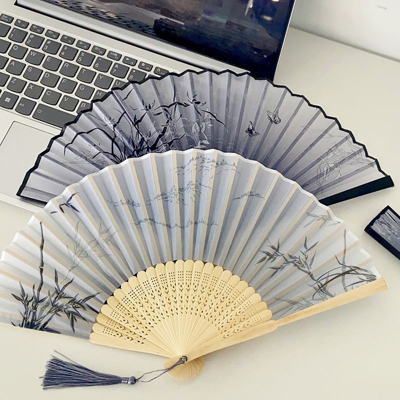 Handgefertigter Fächer mit Elegantem Design Brehn
