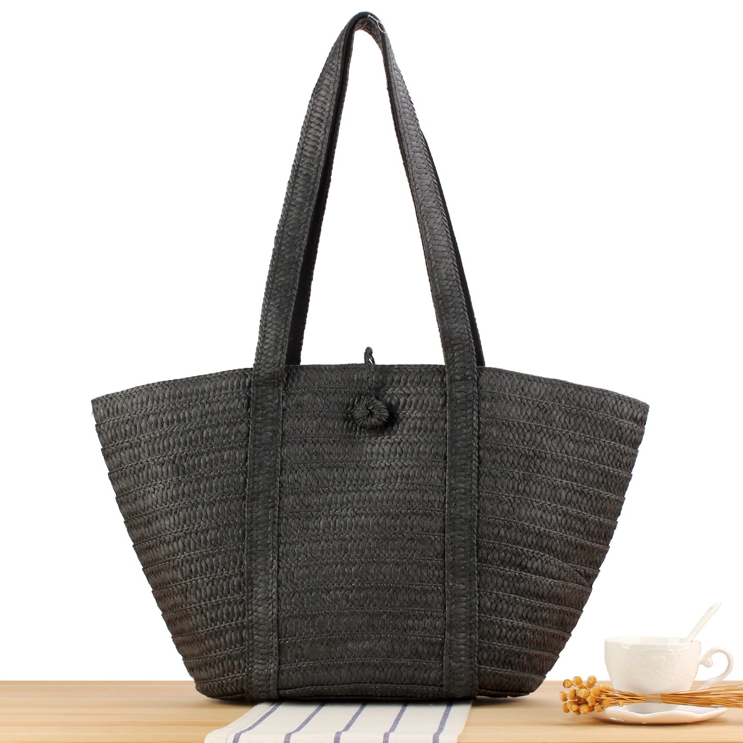 Stylishe Tragetasche Aus Geflochtenem Naturmaterial Brehn