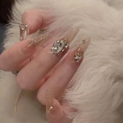 Künstlerisches Edelstein Nageldesign Brehn