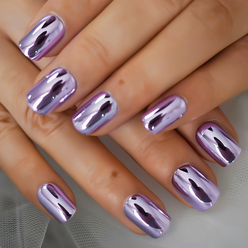 Kunstnagelset mit luxuriösem Spiegelfinish und innovativen Designs Brehn
