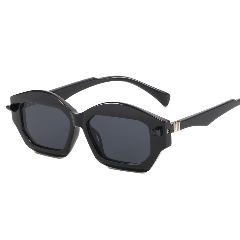 Damen Modernistische Sonnenbrille mit auffälligem Rahmen Brehn
