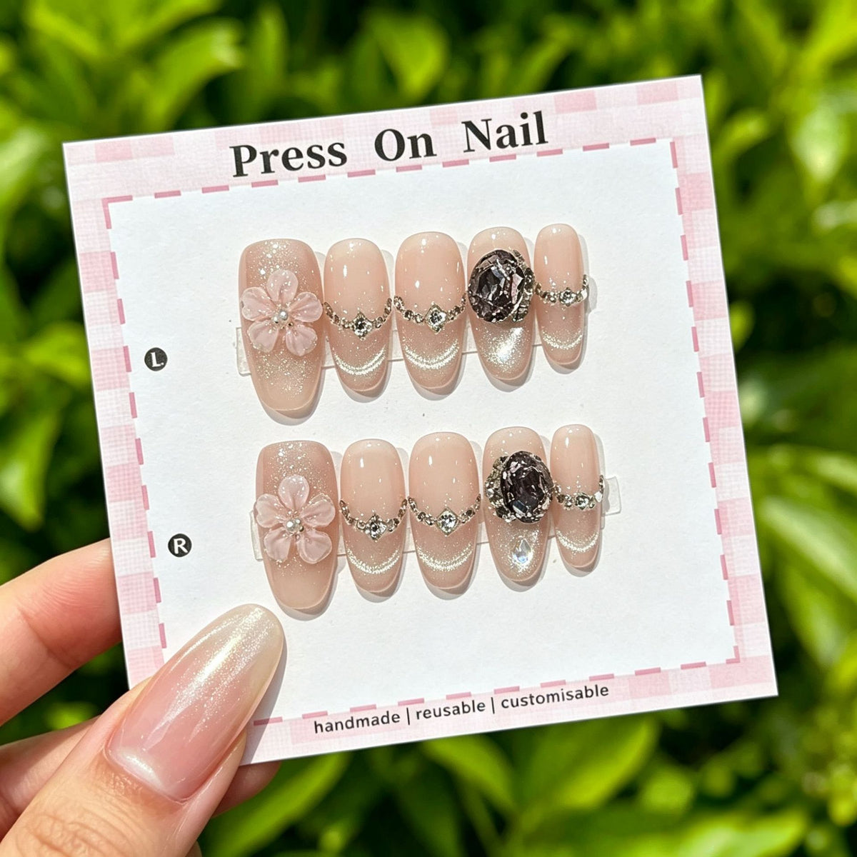 Anpassbare florale Press-On Nagelkollektion