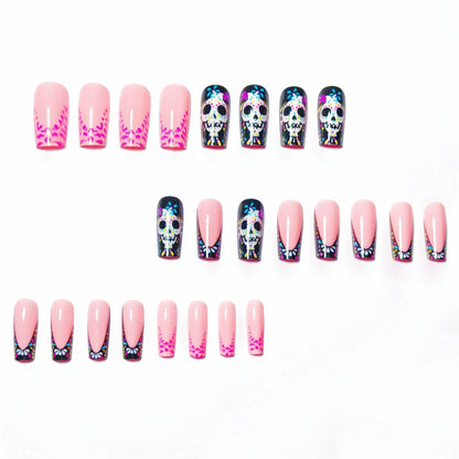 Künstlerisches Skull Design Nagelkunst Brehn