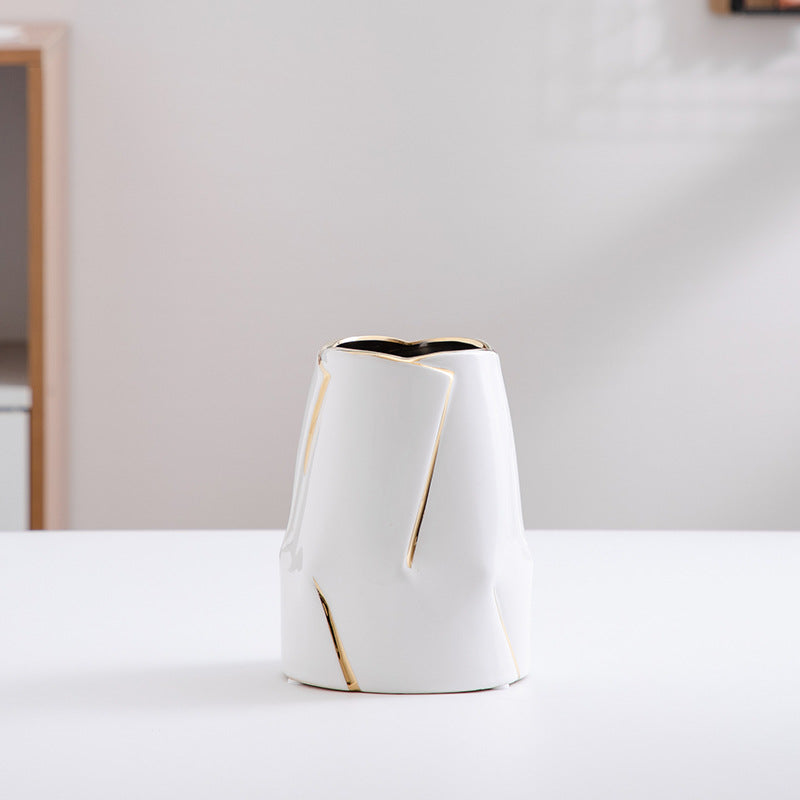 Dekorative Keramikvase mit goldener Akzentuierung Brehn