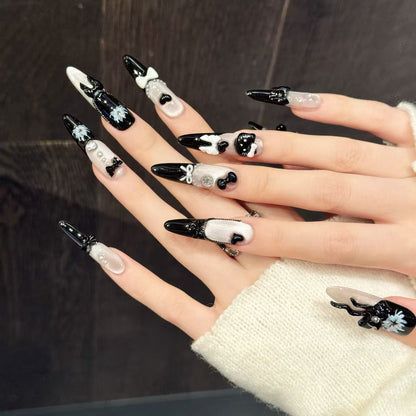 Künstlerisches Press-On Nageldesign
