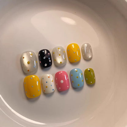 Dekorativer Punktmuster Presse-On Nagelset