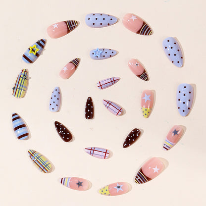 Dekorative Stiletto Nagelkunst mit Sternakzenten Brehn