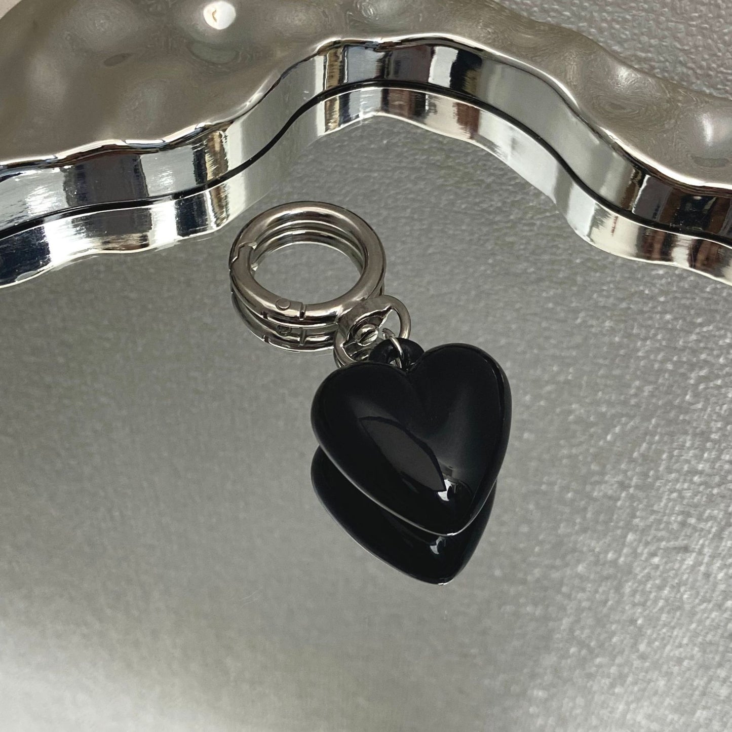 Herzförmiger Charm Schlüsselanhänger Brehn