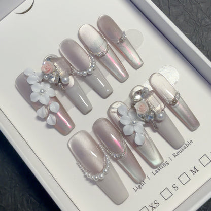 Blumenmuster Strass Nagelkunst Tipps