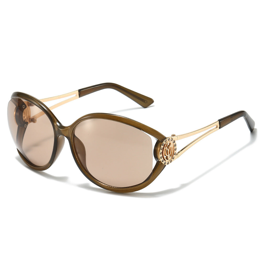 Designer Cat-Eye Sonnenbrille mit goldenen Akzentdetails Brehn