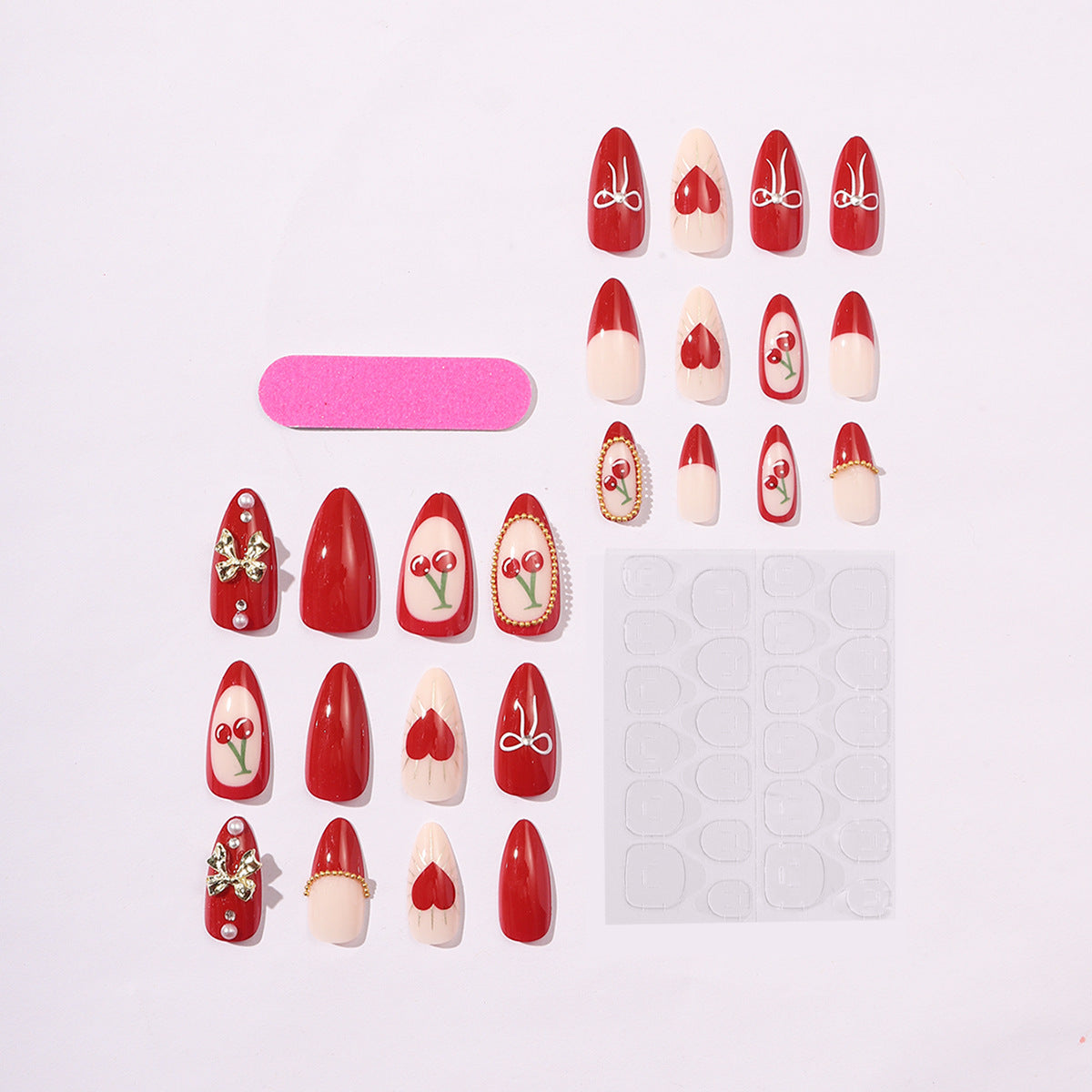 Kreatives Kunstnagelset mit eleganten Herz- und Schleifenmotiven Brehn