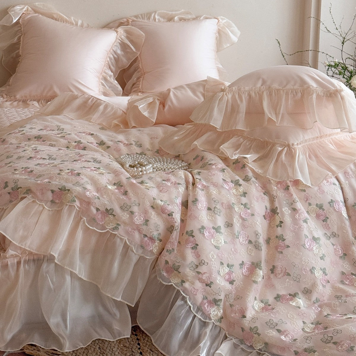 Vintage Floral Bestickte Rüschene Bettbezug & Organza Tagesdecke Ensemble