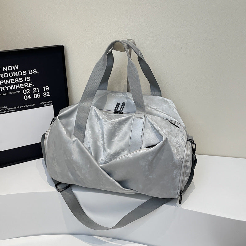 Sportliche Reisetasche Mit Innovativem Design Und Multifunktionalen Fächern Brehn