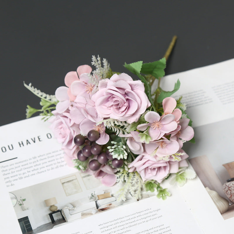 Elegante Blumenarrangement für die Wohnkultur Präsentation