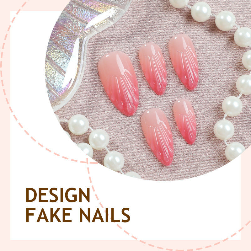 Kunstnagelset mit zartem Ombre-Design Brehn