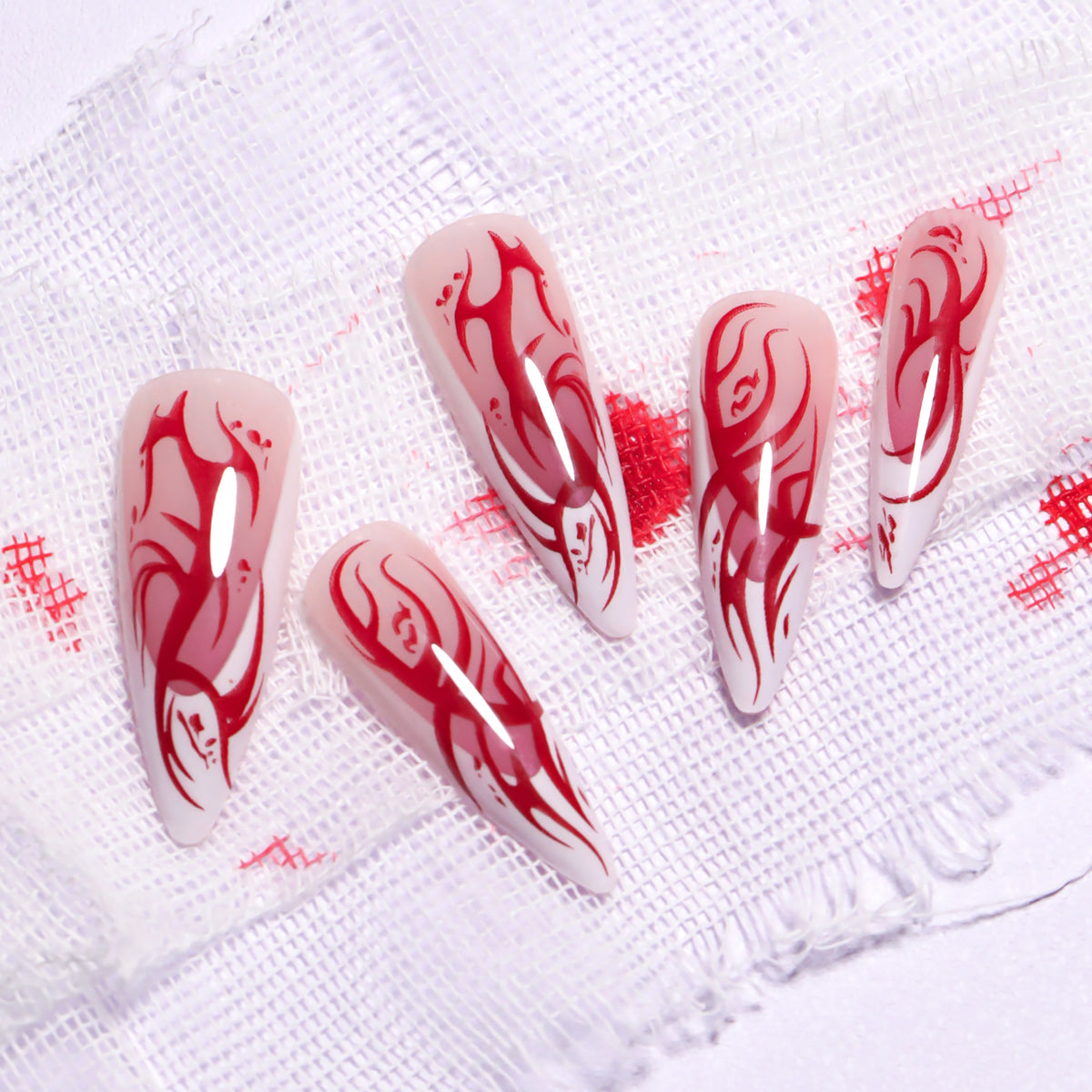 Kunstvolle Stiletto-Nägel mit künstlerischem Farbverlauf Brehn