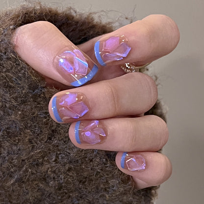 Nagelkunst mit Glitzer- und 3D-Design Brehn