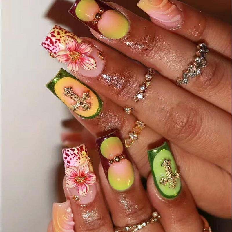Kreative florale Press-On-Nagelspitzen Brehn