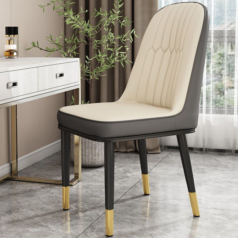 Designstuhl mit ergonomischer Polsterung Brehn
