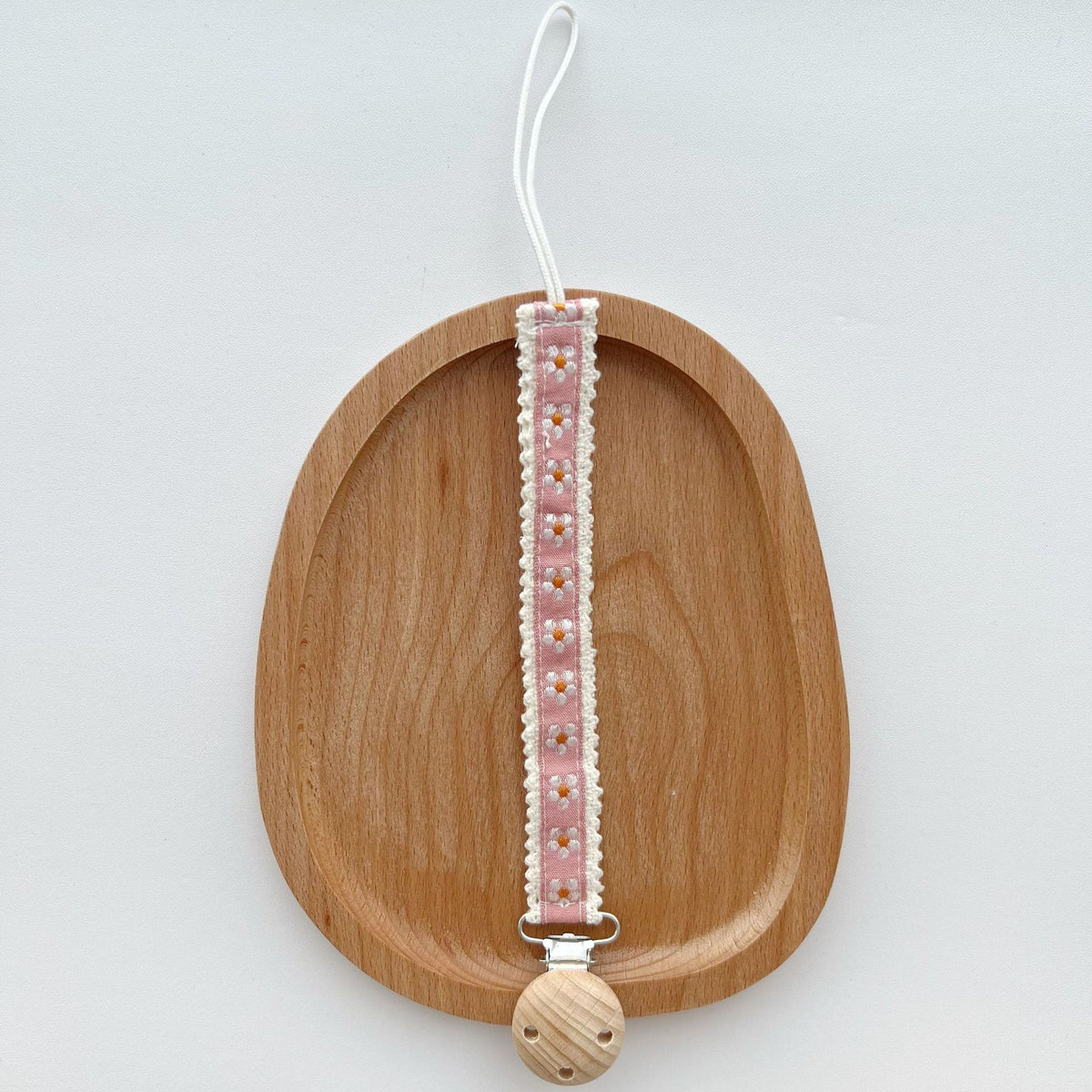 Blumenbestickte Spitzen-Schnuller- und Beißring-Holzklammer