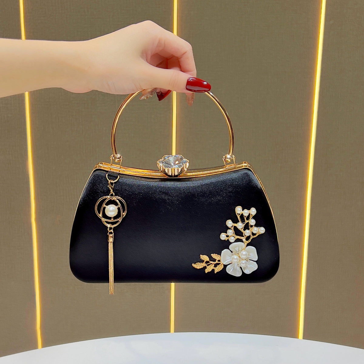 Elegante florale verzierte Handtasche
