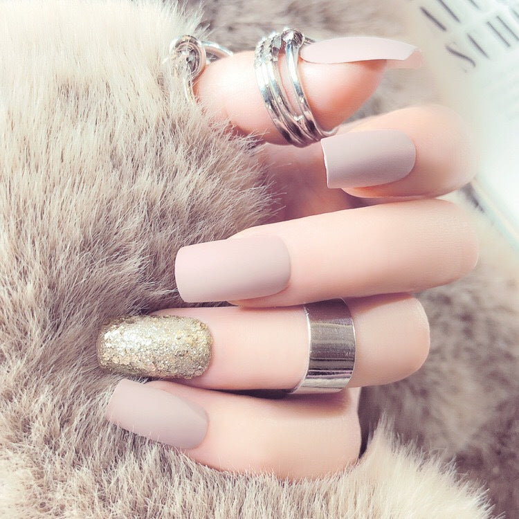 Elegantes mattes Press-On-Nagelset