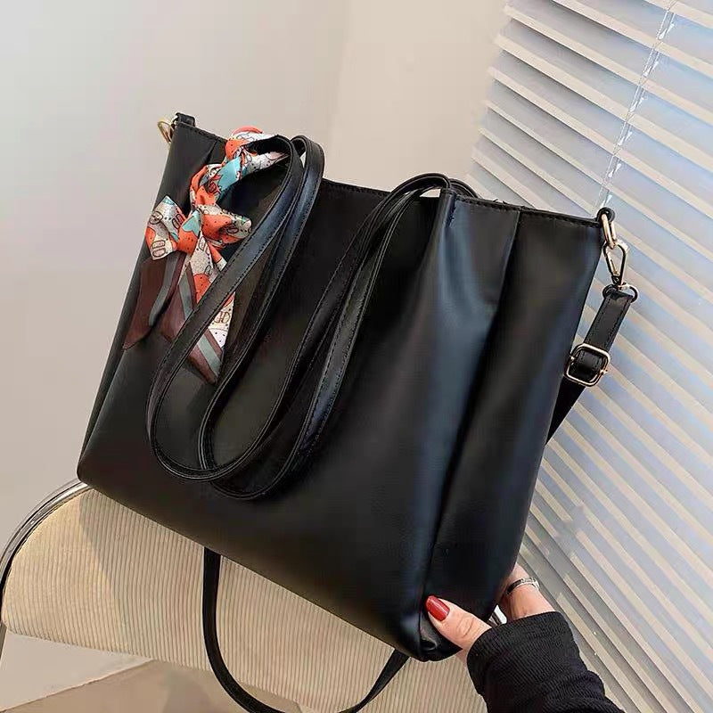 Moderne Handtasche mit Verstellbarem Schulterriemen Brehn