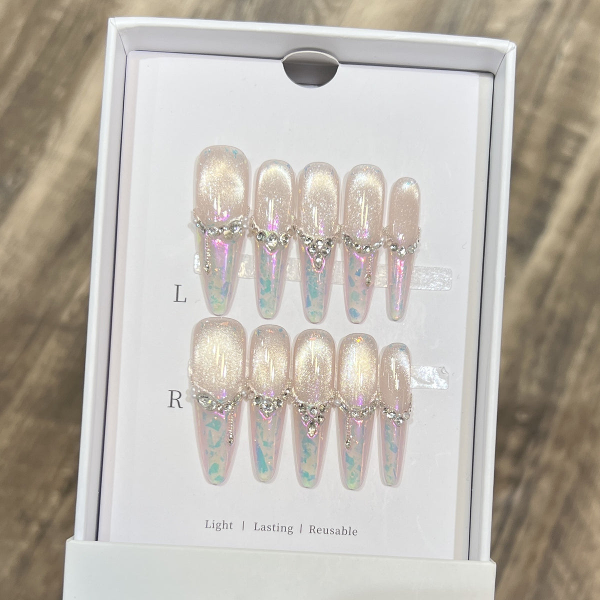Glamorous Nail Art Brehn