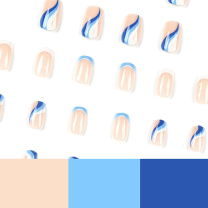 Kunstvolle und elegante Nagelverlängerungen mit Wellen-Design Brehn