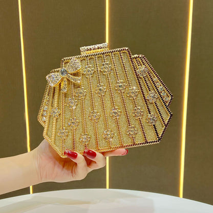 Glamouröse mit Strass verzierte Abend-Clutch