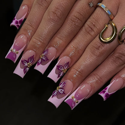 Kunstvolle Nagelverlängerungen mit floralem Dekor Brehn