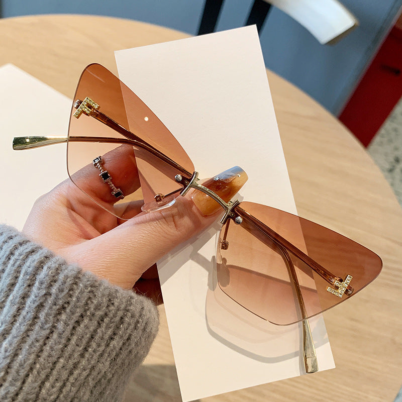 Damen Cat-Eye Sonnenbrille im modernem Design mit innovativem Rahmen Brehn