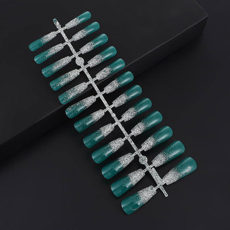 Kunstnägel mit Glitzer- und Ombre-Effekt Brehn