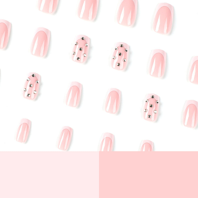 Kunstvolle Nagelverlängerungen mit glamourösen Strassverzierungen Brehn
