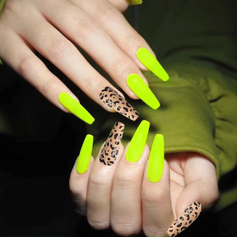 Glänzendes Langes Coffin Press-On Nails Set