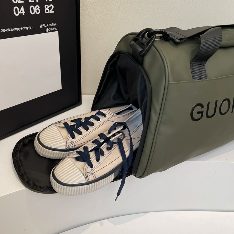 Sportliche Reisetasche Mit Vielen Organisationstaschen Brehn