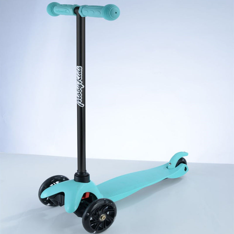 Smooth-Riding Lean-to-Steer Kickboard Scooter Brehn