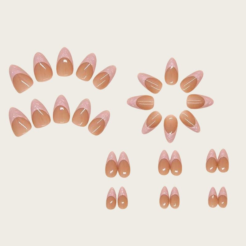 Elegante Nagelspitzen mit French Design Brehn