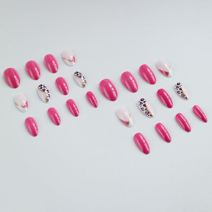 Stylisches French Tip Design Nagelkunst