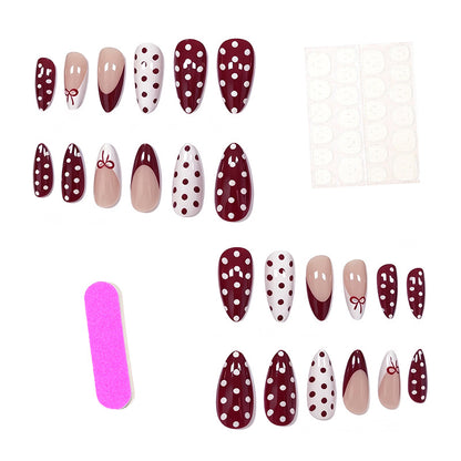 Elegantes Mandeln Cupcake Nageldesign Brehn